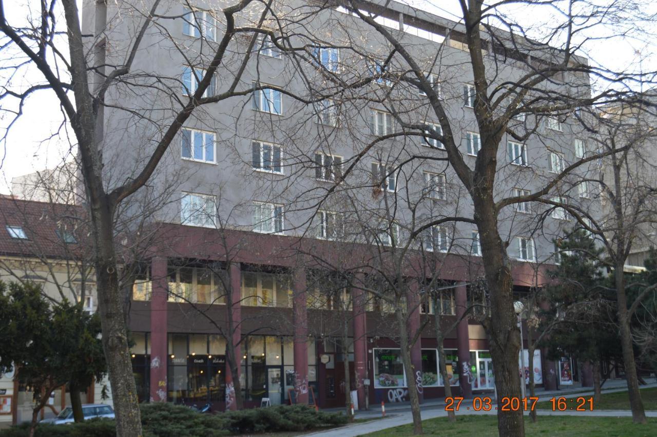 Vacation Apartment Up To 10 Bratislava Eksteriør billede